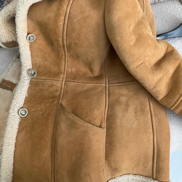 Sheepskin jacket. Just about perfect. - Picture 5 of 9